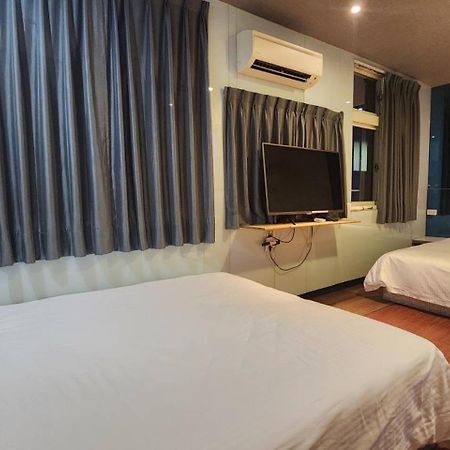 Yung Feng Hotel Цзилун Экстерьер фото