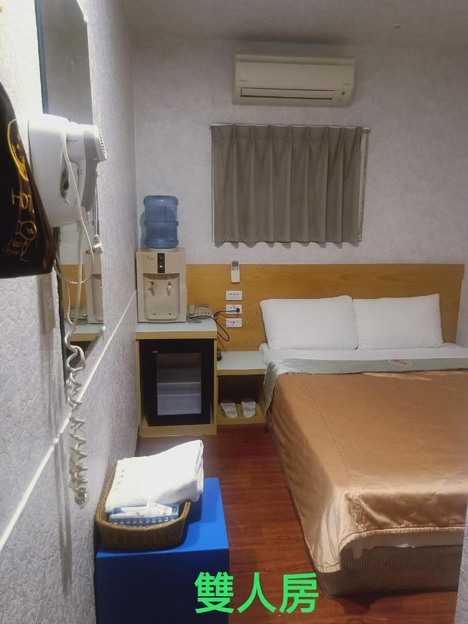 Yung Feng Hotel Цзилун Экстерьер фото