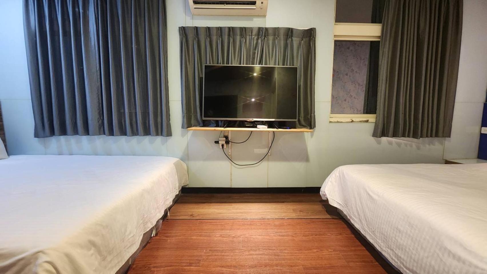Yung Feng Hotel Цзилун Экстерьер фото